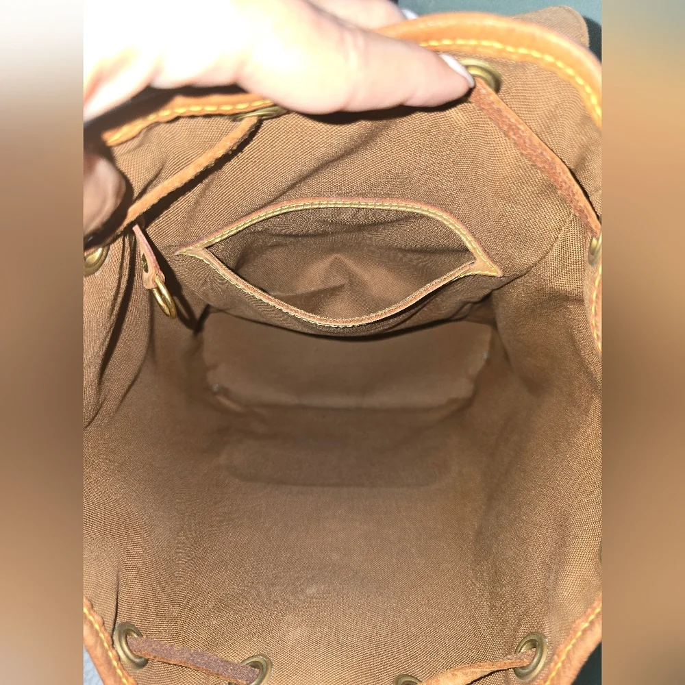 LOUIS VUITTON Montsouris MM Backpack Monogram Canvas - Picture 11 of 17